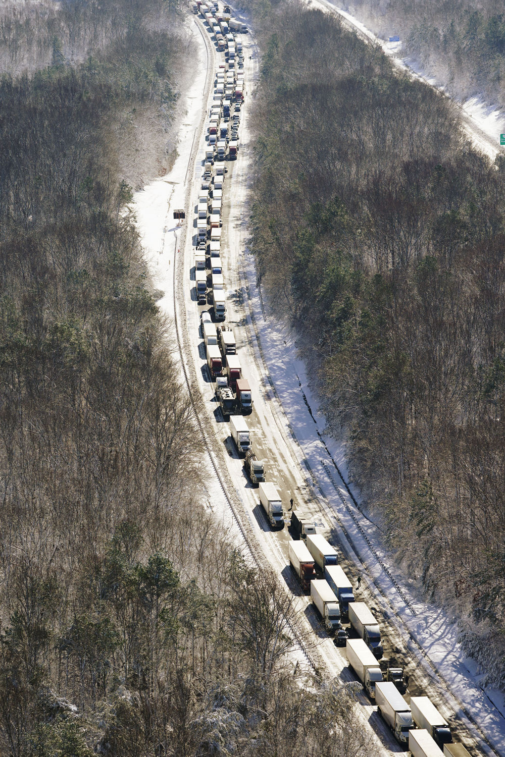 APTOPIX Winter Weather Interstate Shutdown